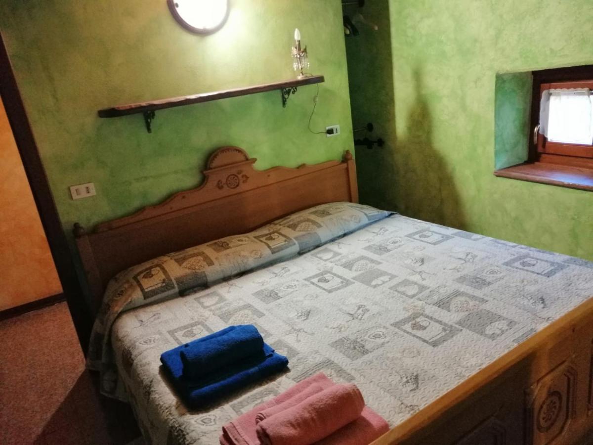 多莫多索拉Casa Vacanze La Carbunera别墅 外观 照片